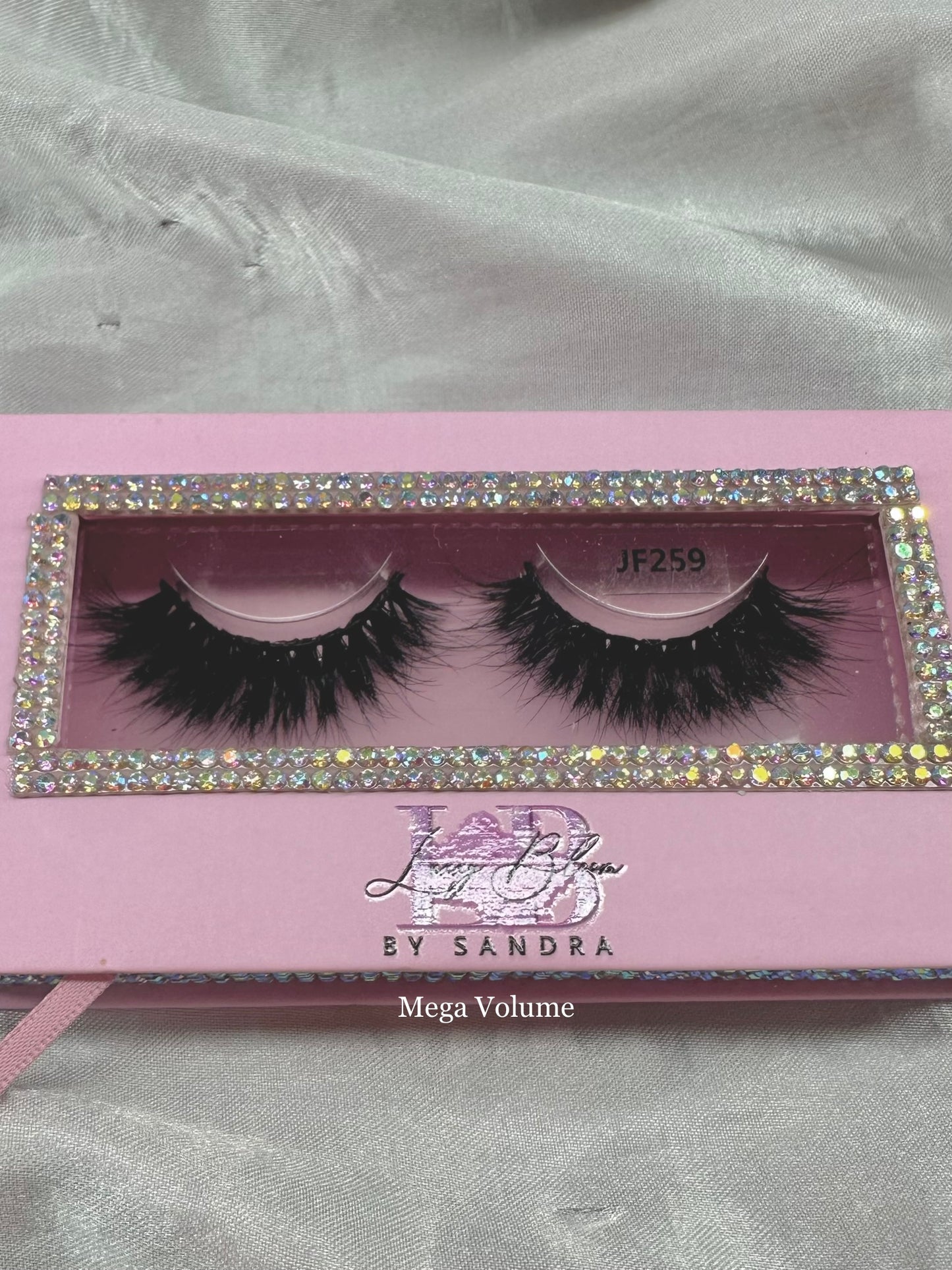 Luxury Eyelashes with Case for Makeup and Cosmetic Use